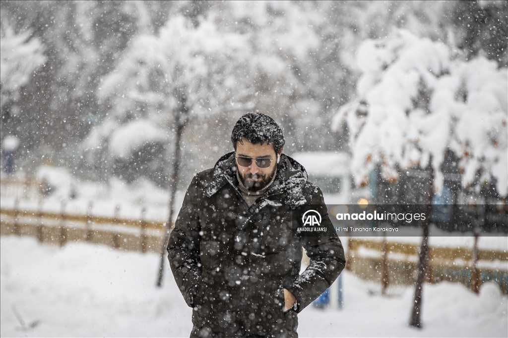 Erzurum'da kar ve soğuk hava etkisini sürdürüyor