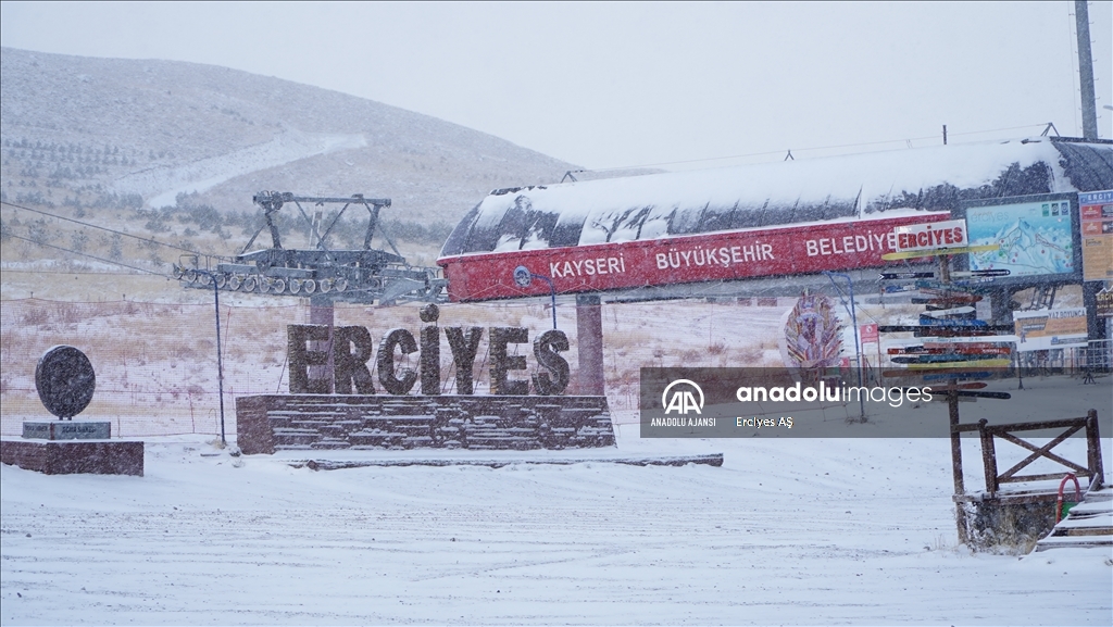 Erciyes ve Yozgat'ta kar yağışı etkili oluyor