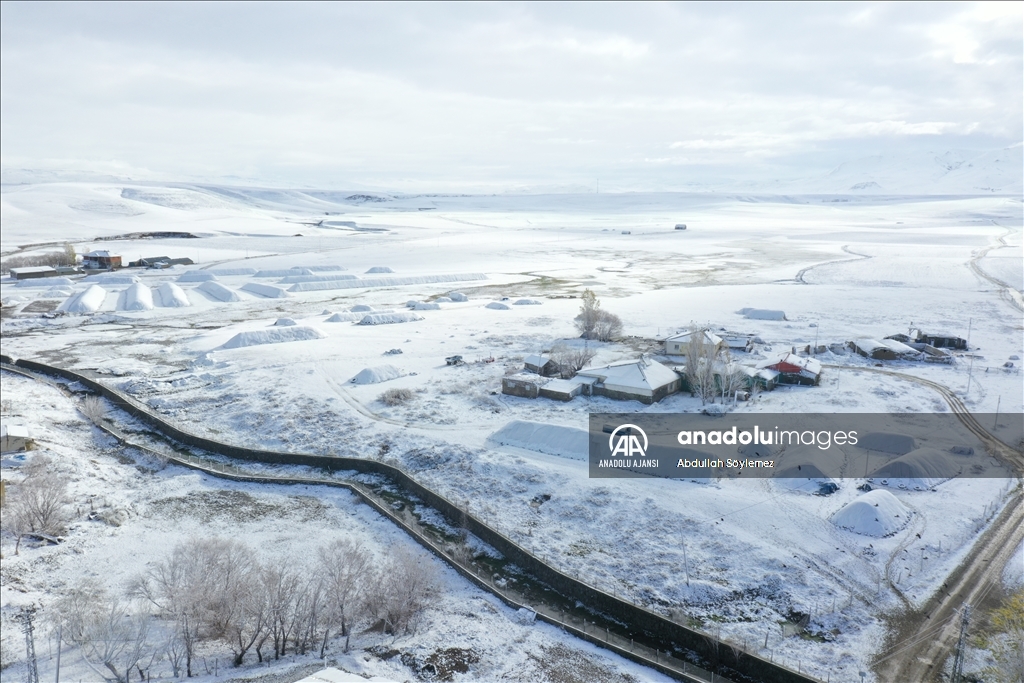 Ağrı'da karla kaplanan şehir merkezi ile diğer yerleşim yerleri dronla görüntülendi