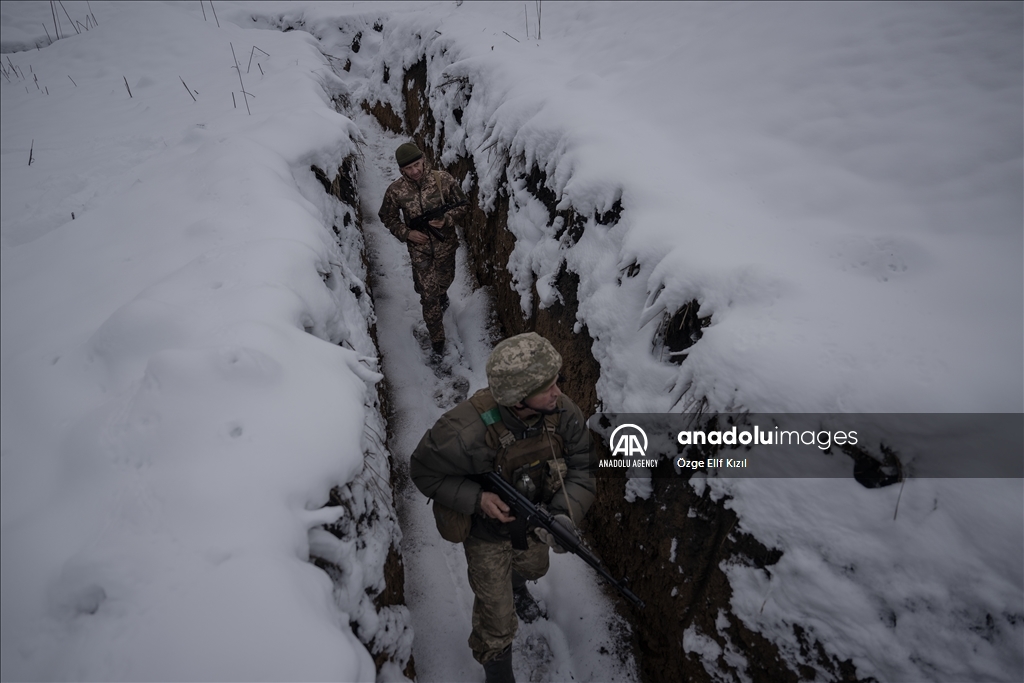 عدسة الأناضول ترصد القتال على محور كوبيانسك الأوكرانية