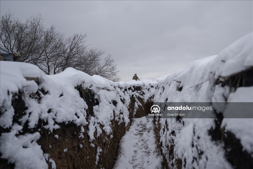 عدسة الأناضول ترصد القتال على محور كوبيانسك الأوكرانية