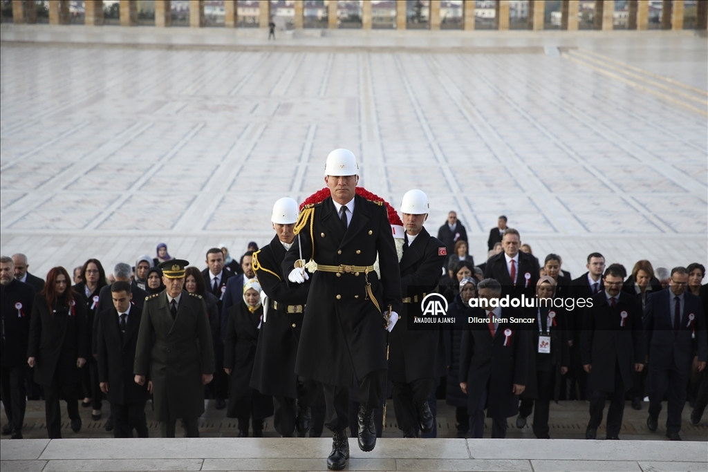 Bakan Tekin, 81 ilden gelen öğretmenlerle Anıtkabir'i ziyaret etti