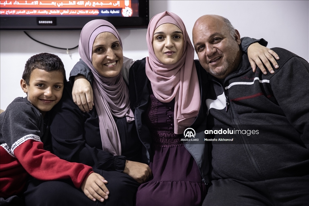 İsrail hapishanesinde 8 yıl tutuklu olan Filistinli Melek Selman, serbest bırakıldı