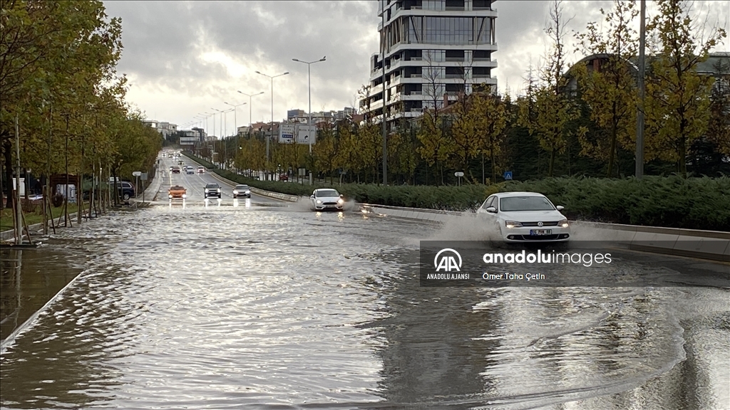 Başkentte sağanak etkili oldu