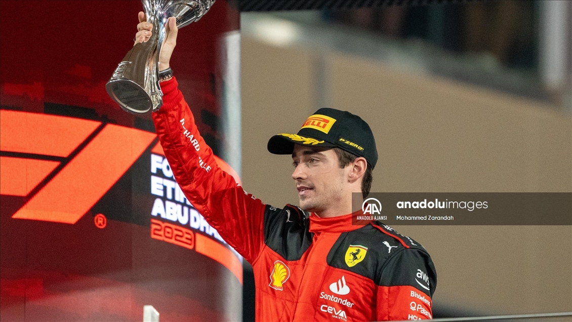 Formula 1'de sezonun son yarışını Verstappen kazandı