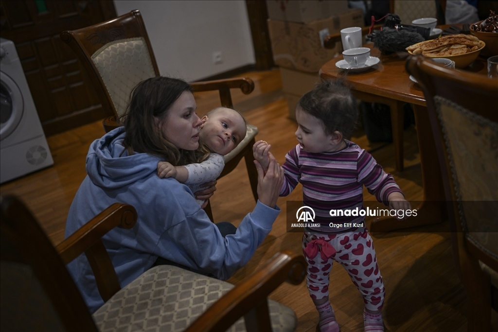 Harkiv'de savaş nedeni ile ebeveyn bakımından yoksun kalan çocuklara koruyucu annelik yapan Mariya