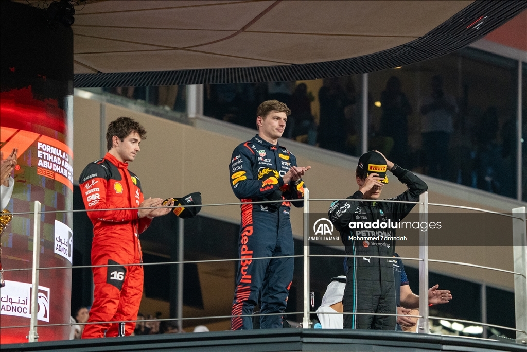 Formula 1'de sezonun son yarışını Verstappen kazandı
