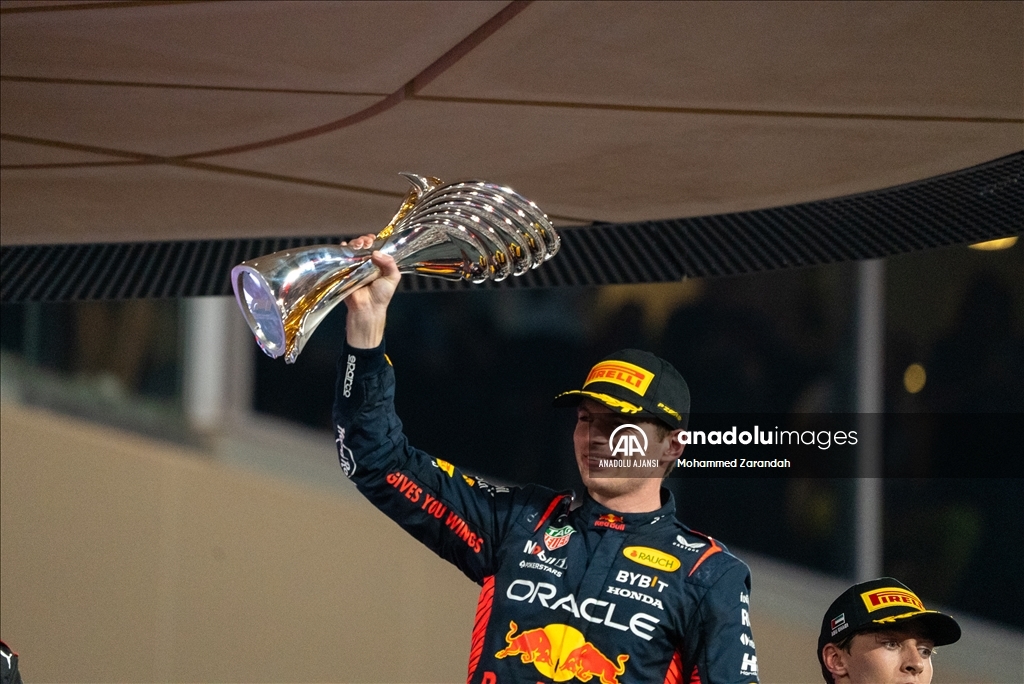 Formula 1'de sezonun son yarışını Verstappen kazandı