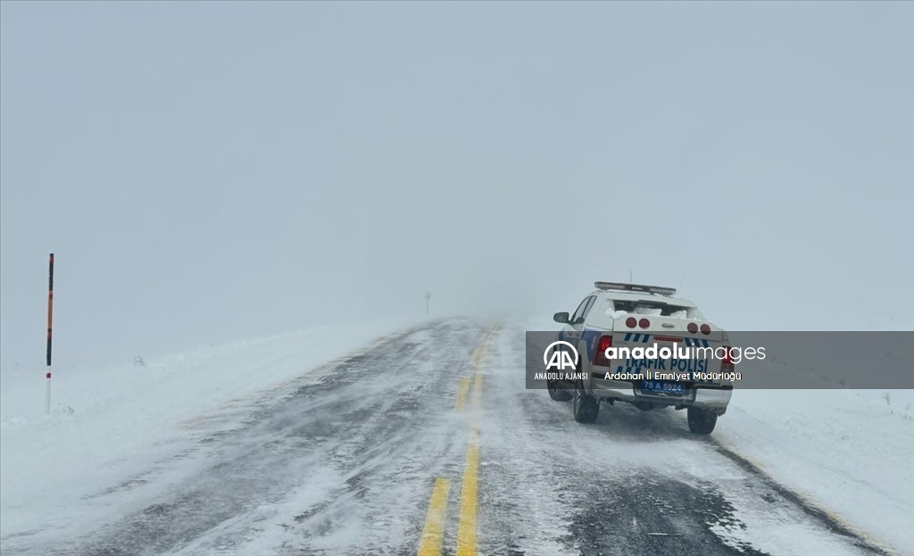 Ardahan-Artvin kara yolu ağır tonajlı araç geçişine kapatıldı