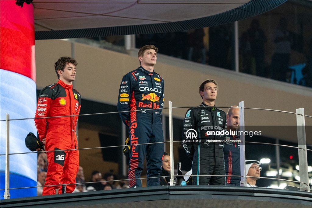 Formula 1'de sezonun son yarışını Verstappen kazandı