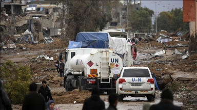 Gazze Şeridi'ne insani yardım taşıyan onlarca tır girdi