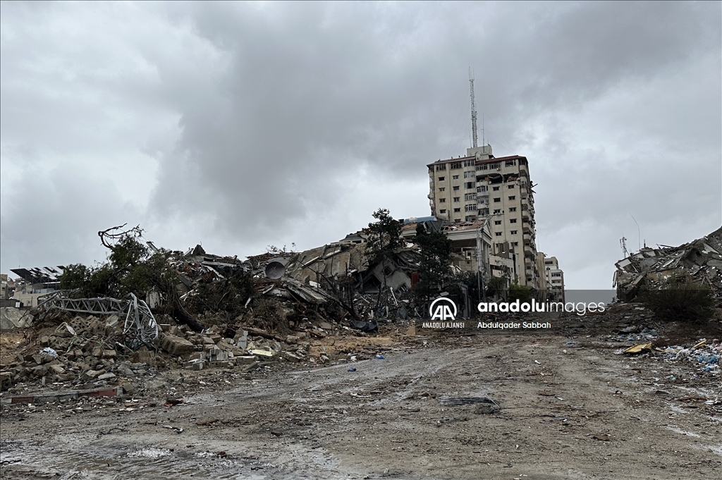 İsrail saldırılarının ardından Gazze kentinin Tel al-Hawa Mahallesi harabeye döndü