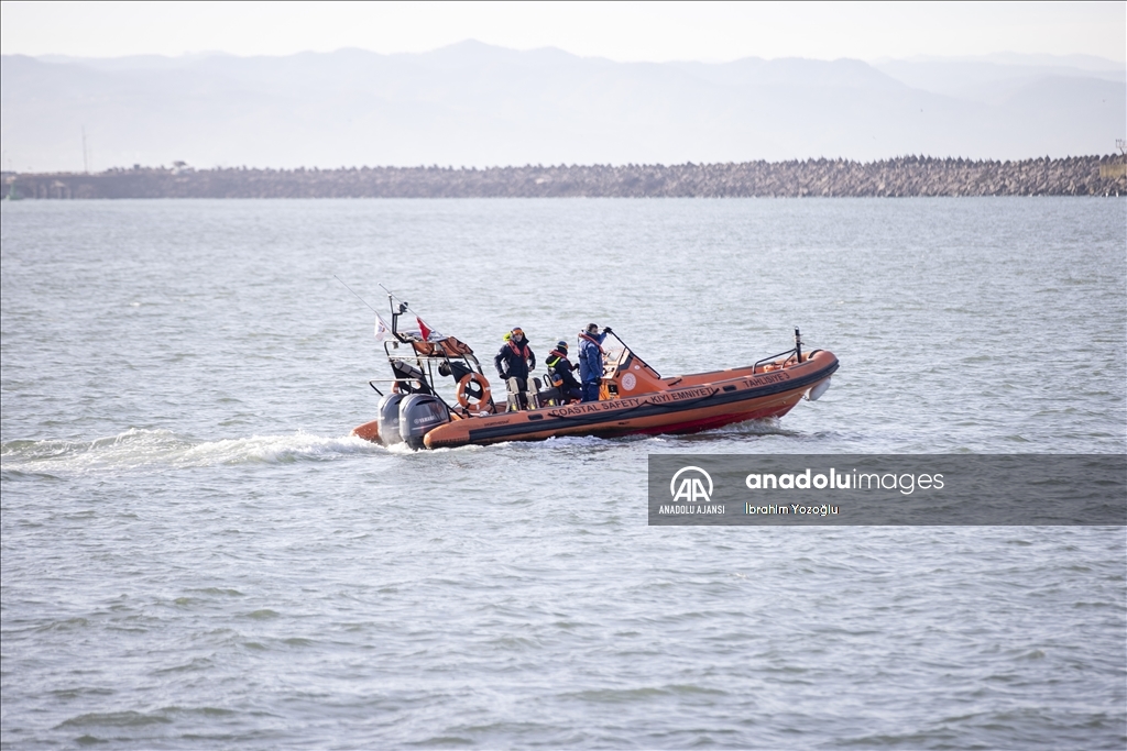 Zonguldak'ta batan geminin kayıp 7 personelini arama çalışmaları sürüyor