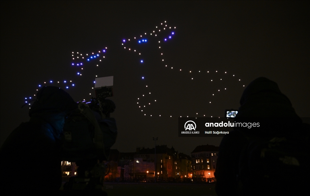 Çevre örgütünden Berlin’de drone gösterisi