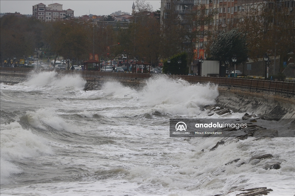 Tekirdağ'da deniz ulaşımına lodos engeli