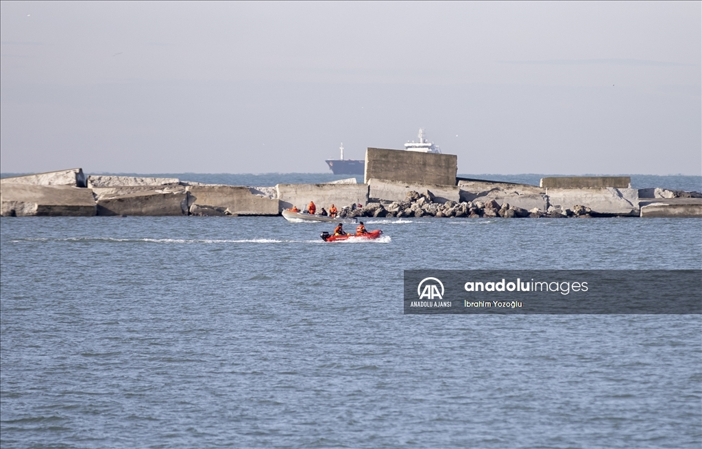 Zonguldak'ta batan geminin kayıp 7 personelini arama çalışmaları sürüyor
