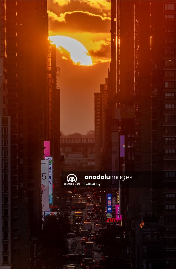 New York'ta gün doğumu 'Reverse Manhattanhenge'