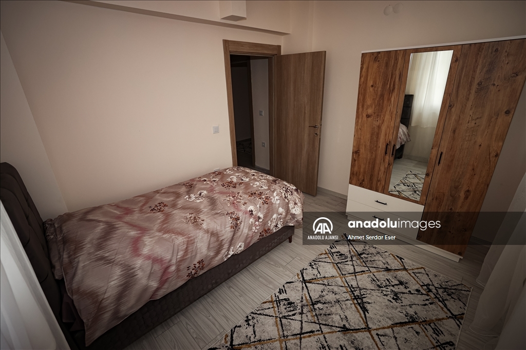 Hatay'da depremzedeler için yapılan köy evleri görüntülendi