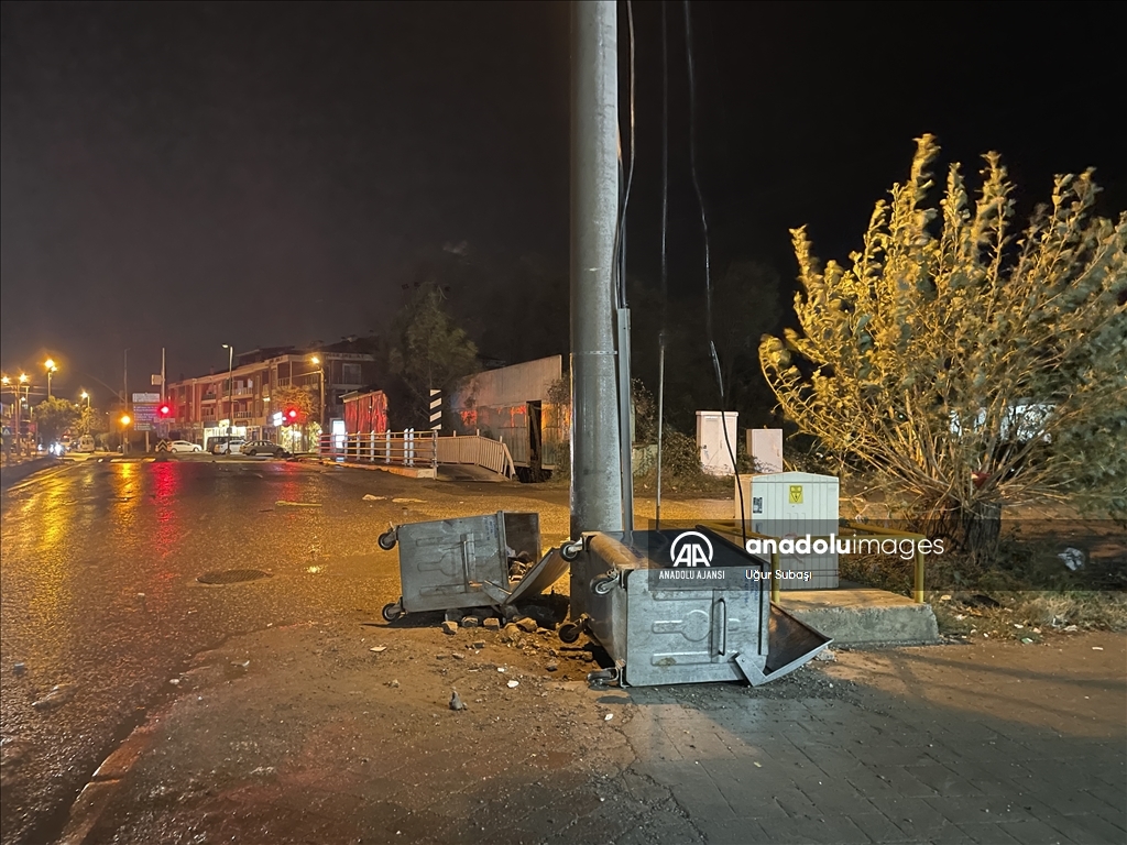 Sakarya'da şiddetli rüzgar