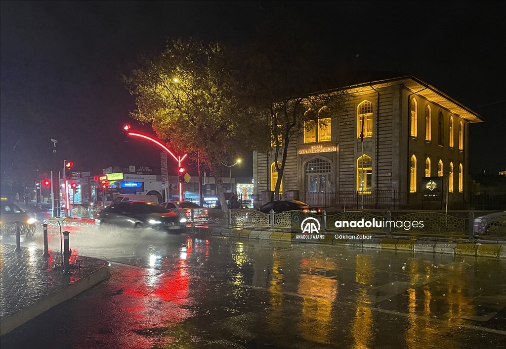 Edirne'de sağanak etkili oldu