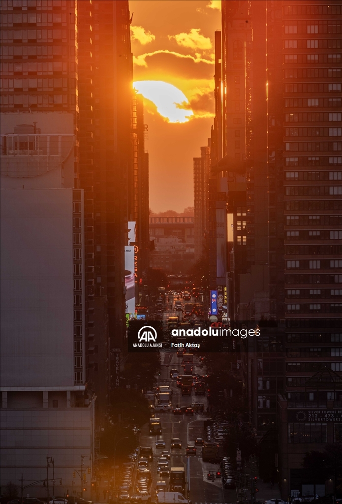 New York'ta gün doğumu 'Reverse Manhattanhenge'