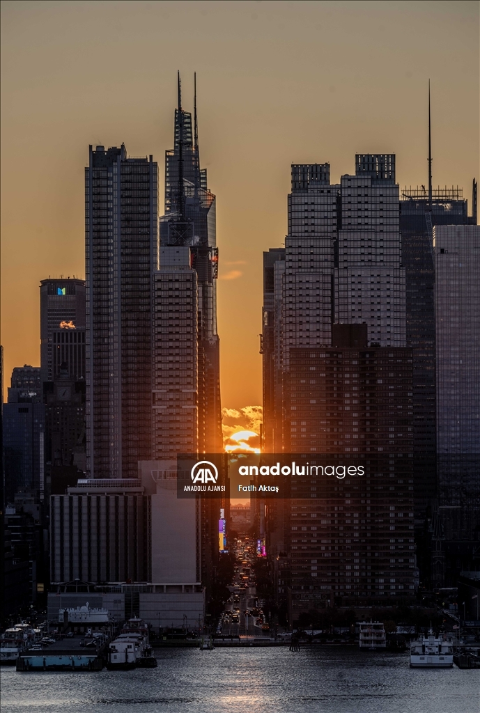 New York'ta gün doğumu 'Reverse Manhattanhenge'