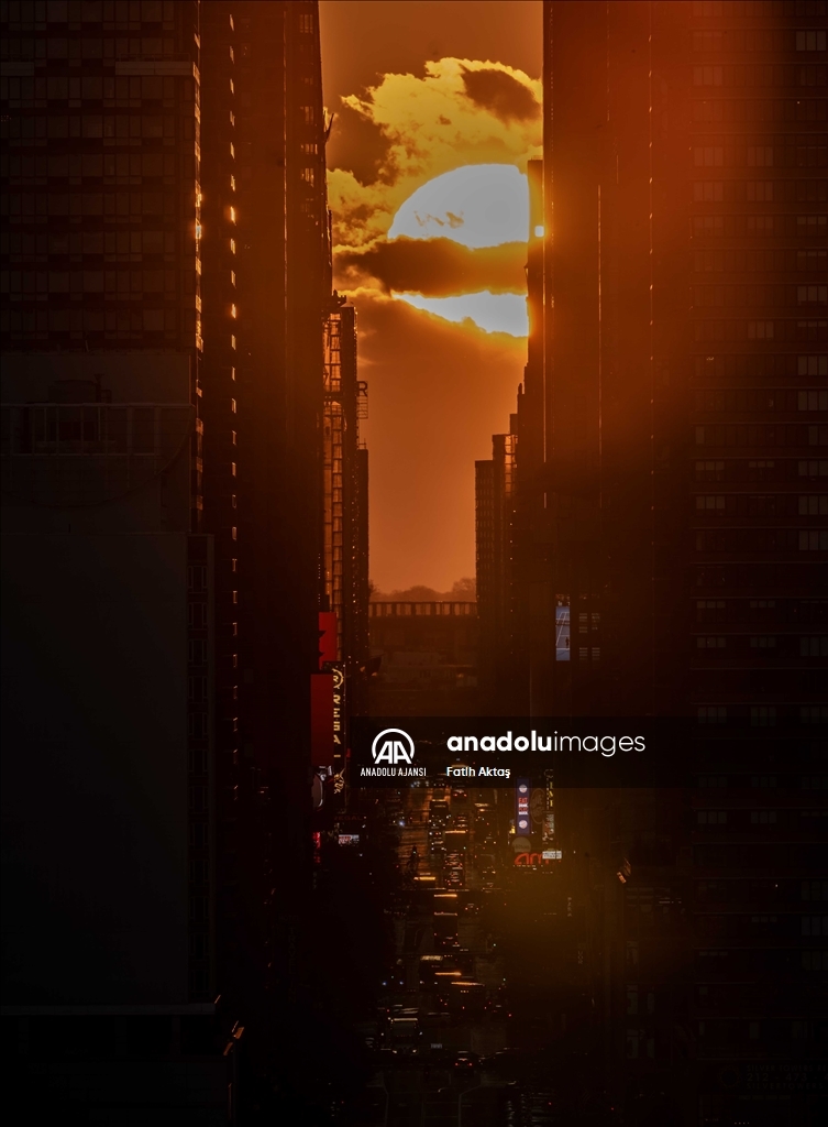 New York'ta gün doğumu 'Reverse Manhattanhenge'