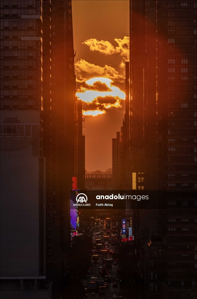 New York'ta gün doğumu 'Reverse Manhattanhenge'