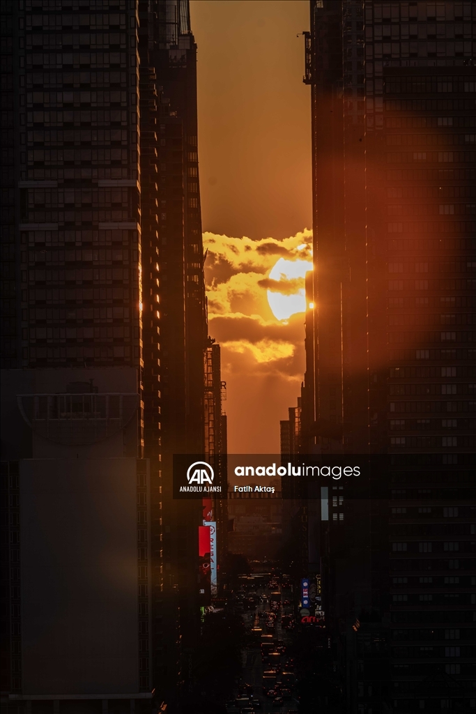 New York'ta gün doğumu 'Reverse Manhattanhenge'