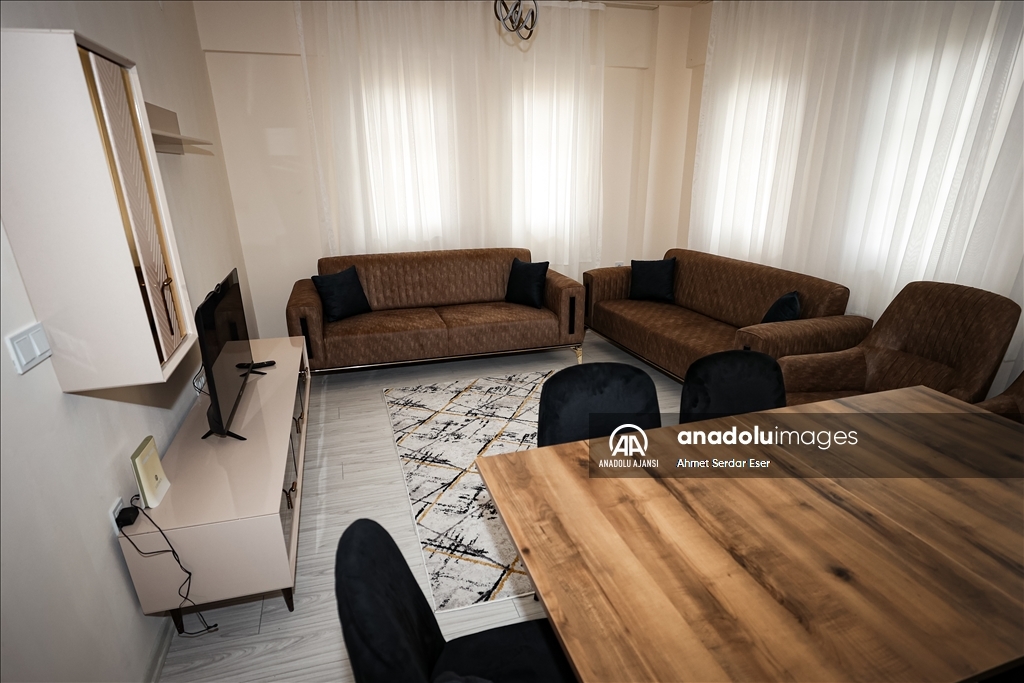 Hatay'da depremzedeler için yapılan köy evleri görüntülendi