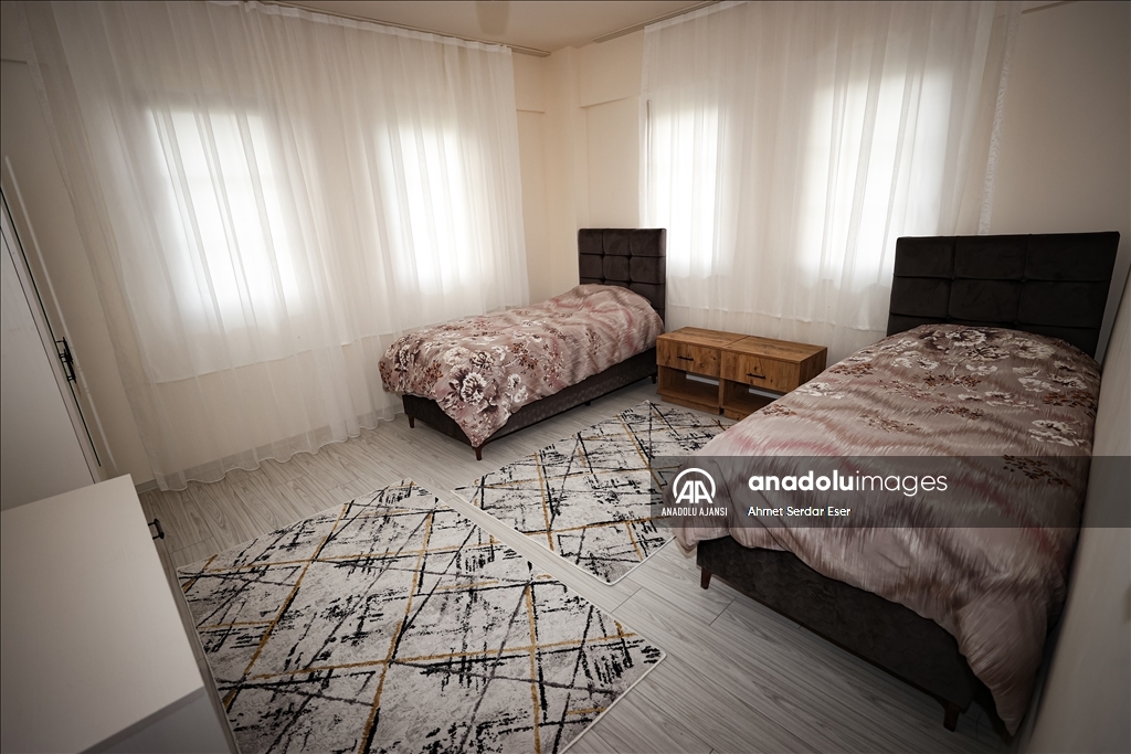 Hatay'da depremzedeler için yapılan köy evleri görüntülendi