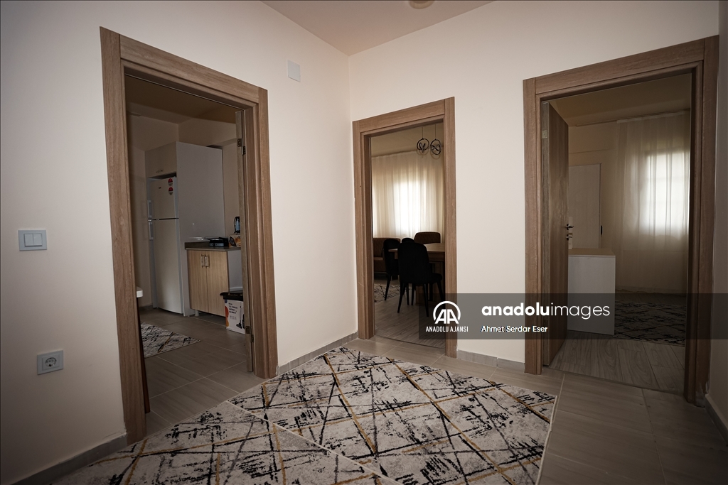 Hatay'da depremzedeler için yapılan köy evleri görüntülendi