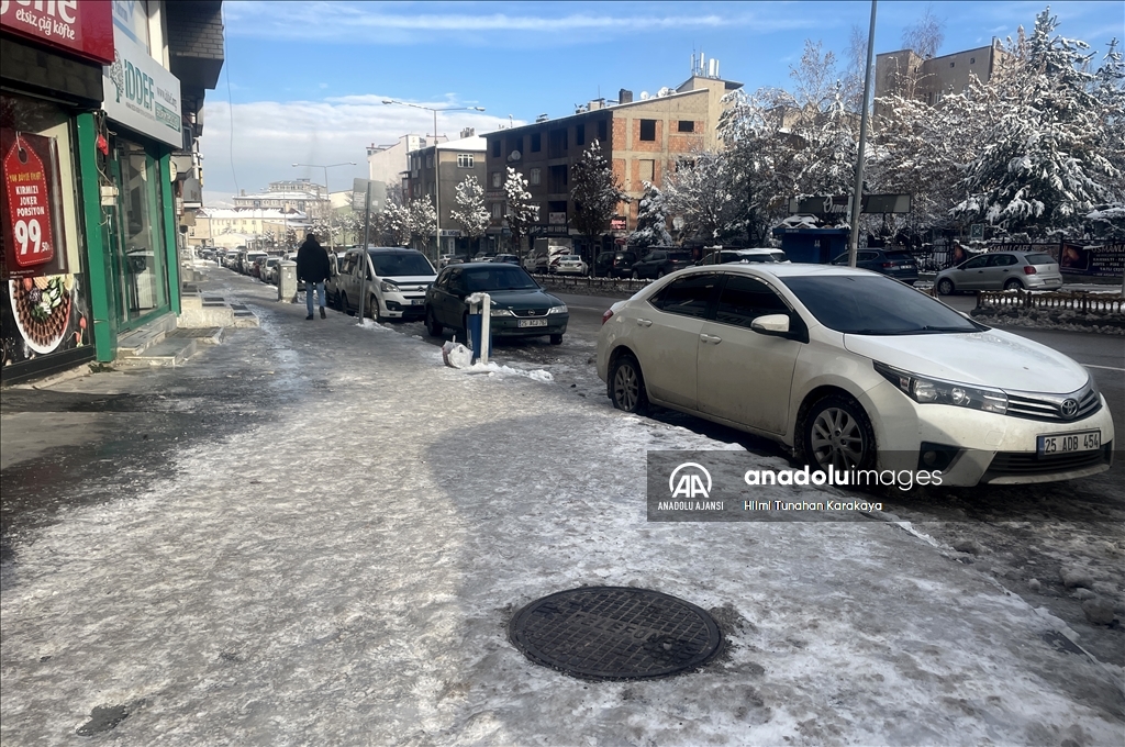Erzurum'da soğuk hava etkili oluyor