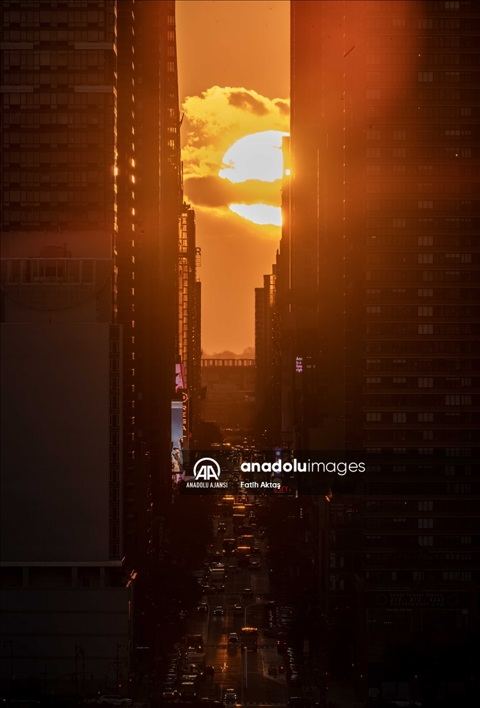 New York'ta gün doğumu 'Reverse Manhattanhenge'