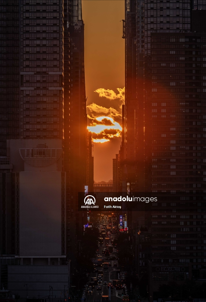 New York'ta gün doğumu 'Reverse Manhattanhenge'