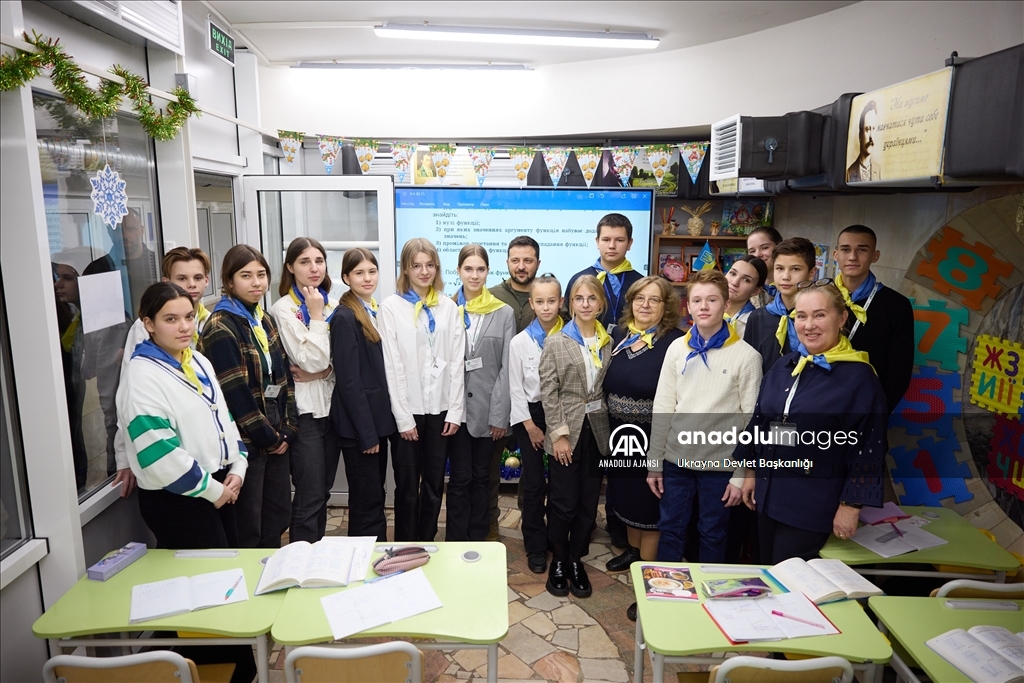 Ukrayna Devlet Başkanı  Zelenskiy, Harkiv bölgesini ziyaret etti