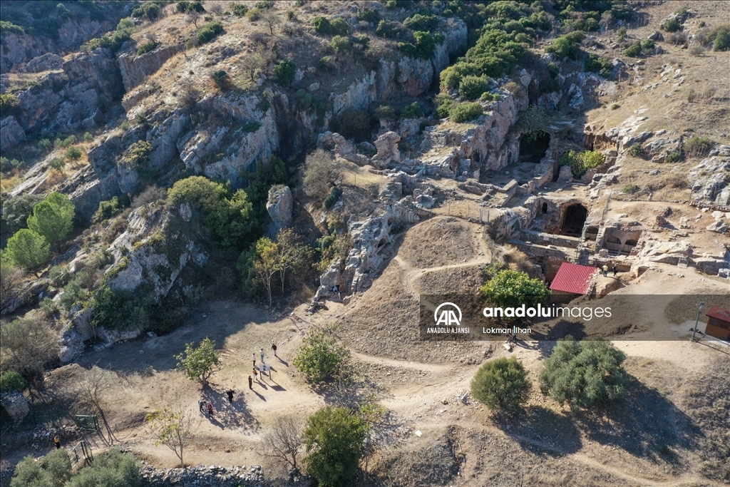 "Yedi Uyuyanlar" ve "Zeus" mağaraları turizme katkı sağlıyor