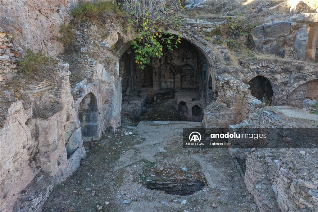 "Yedi Uyuyanlar" ve "Zeus" mağaraları turizme katkı sağlıyor