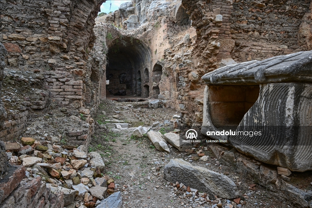 "Yedi Uyuyanlar" ile "Zeus" mağaraları, turizme katkı sağlıyor