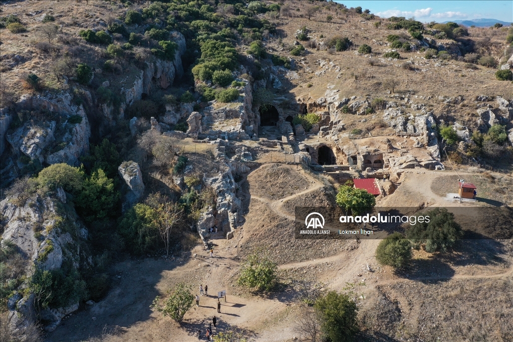 "Yedi Uyuyanlar" ve "Zeus" mağaraları turizme katkı sağlıyor