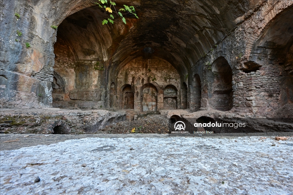 "Yedi Uyuyanlar" ile "Zeus" mağaraları, turizme katkı sağlıyor