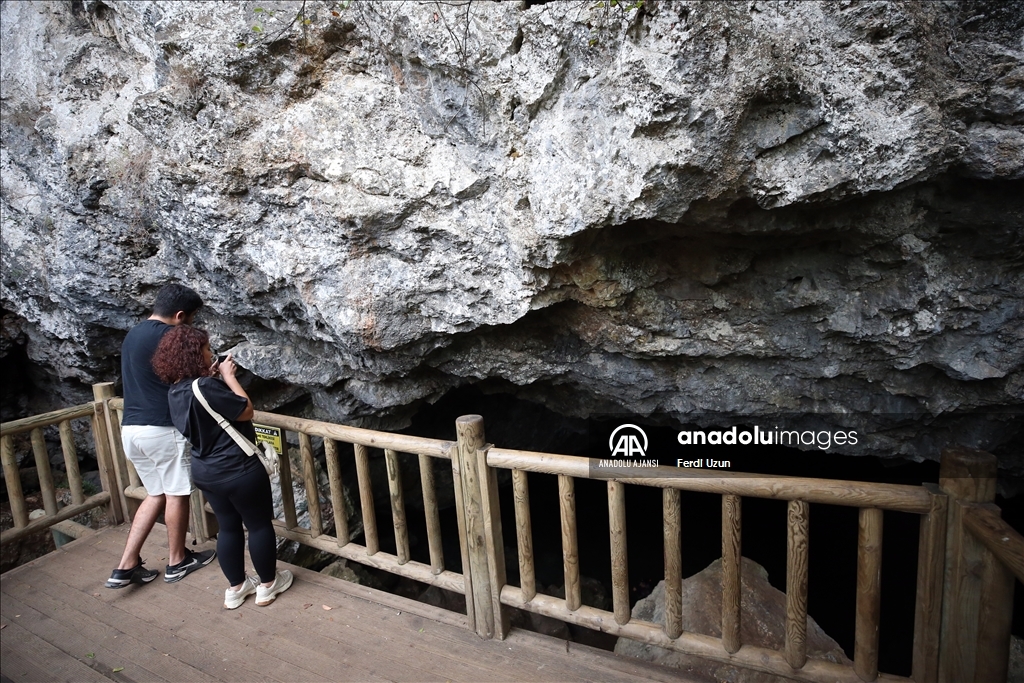 "Yedi Uyuyanlar" ve "Zeus" mağaraları turizme katkı sağlıyor