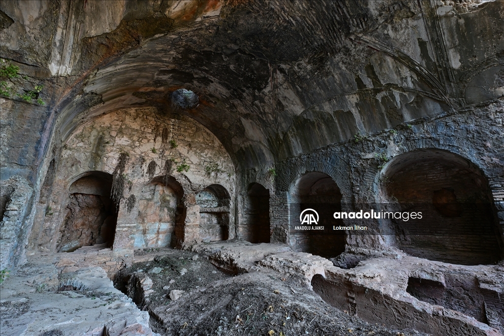 "Yedi Uyuyanlar" ile "Zeus" mağaraları, turizme katkı sağlıyor