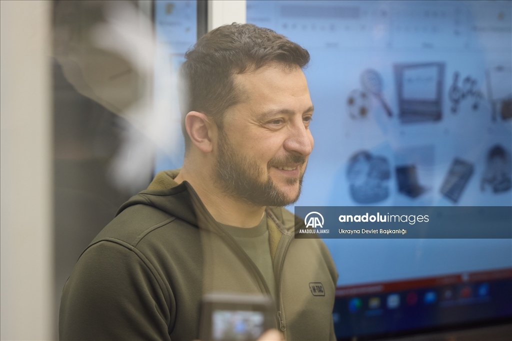 Ukrayna Devlet Başkanı  Zelenskiy, Harkiv bölgesini ziyaret etti