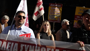 Yunanistan'da sağlık çalışanları gösteri düzenledi