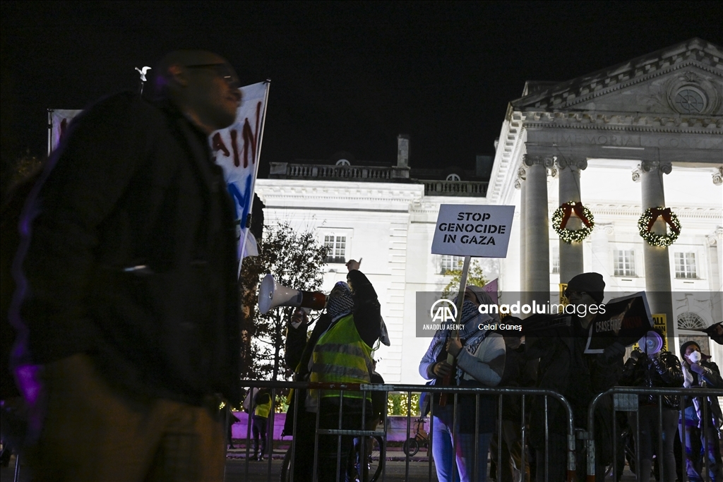 Pro-Palestinian demonstration during National Christmas tree lighting in Washington DC