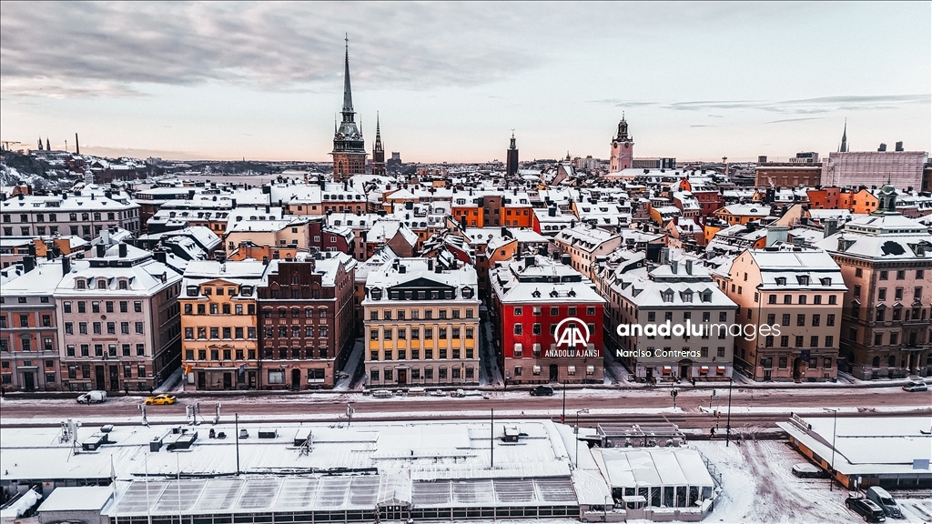 İsveç'in başkenti Stockholm'da kar yağışı