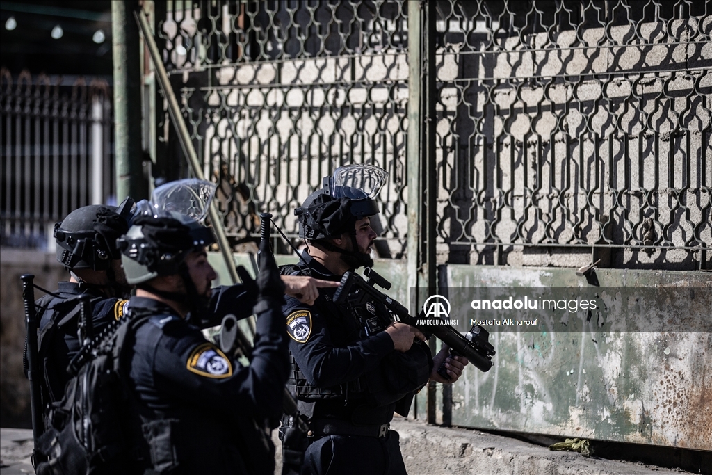 Mescid-i Aksa'da İsrail kısıtlaması devam ediyor