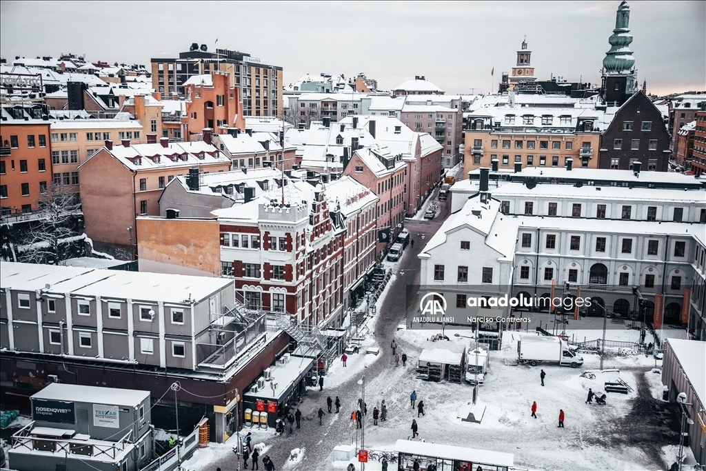 İsveç'in başkenti Stockholm'da kar yağışı