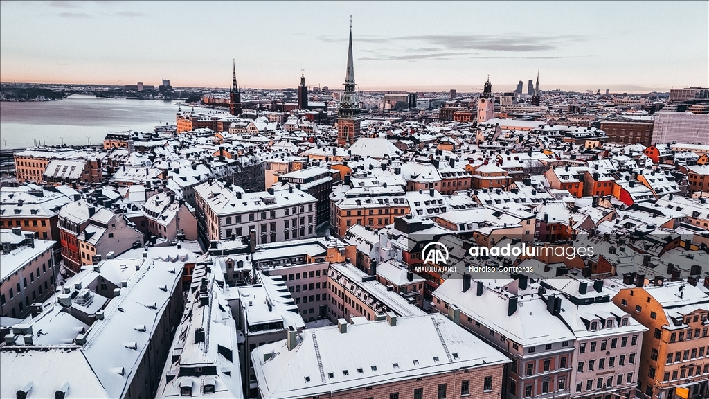 İsveç'in başkenti Stockholm'da kar yağışı